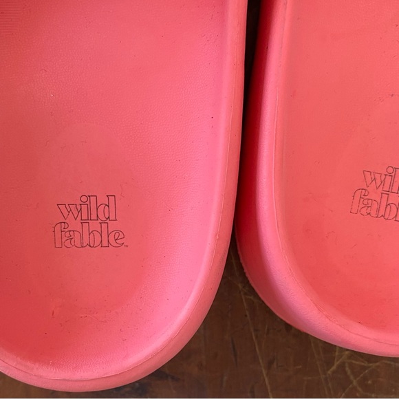Wild Fable Vibrant Pink Slide Sandals - Picture 3 of 4